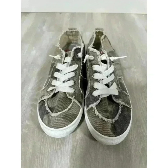 Jellypop‎ Girls Comfort Camouflage Sneaker Size 2 Green - Picture 2 of 4